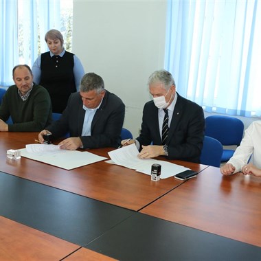 Potpisan Sporazum o suradnji između Sveučilišta u Splitu i Grada Sinja o izvođenju sveučilišnog preddiplomskog studija Mediteranska poljoprivreda